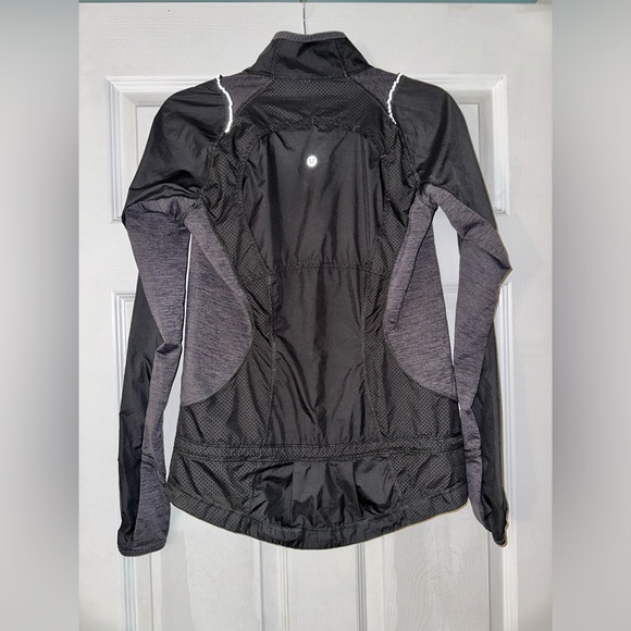 ❤️SOLD❤️ Lululemon Run: Nothin' But Run Jacket - Picture 4 of 4
